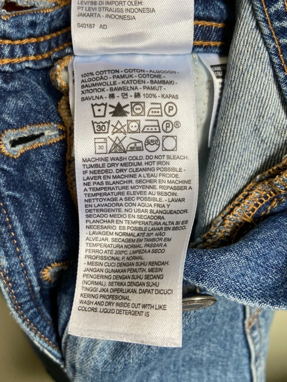 Levi's denim shortalls, medium wash, 100% cotton, classic overalls for summer - Picture 5 of 5